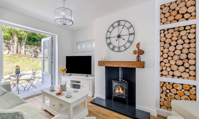 Brynrefail Cottage | 3 bedroom accommodation in Brynrefail, Nr Caernarfon