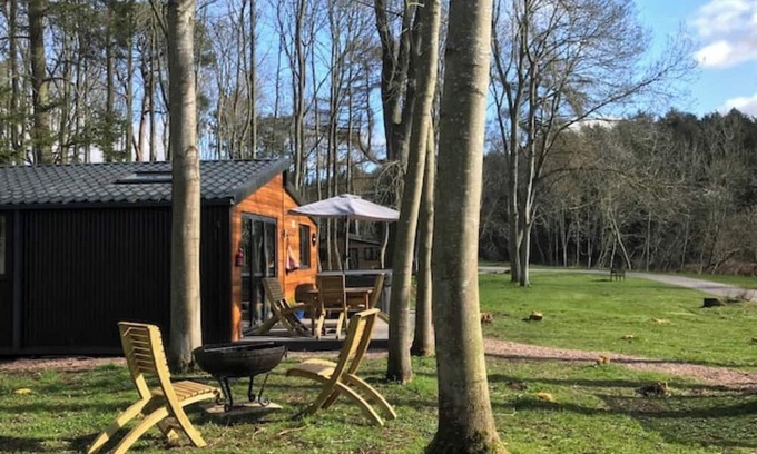 Felton Cabin | Relaxing 3 Bedroom Stay in Shrewsbury with Spa & Hot Tub