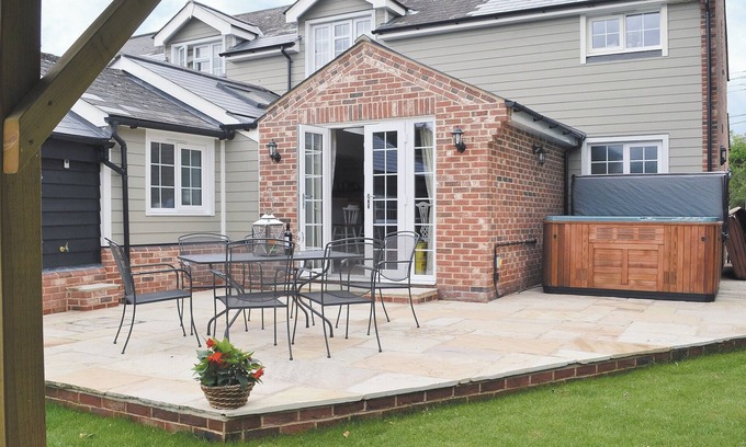 Stowmarket Cottage | Spacious 3 Bedroom Retreat in Pettaugh, Near Stowmarket