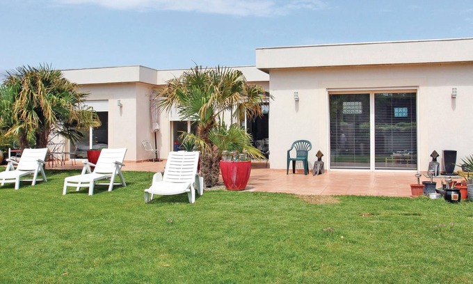 Montelimar House | Family-Friendly 3 Bedroom Retreat in Montélimar with Pool