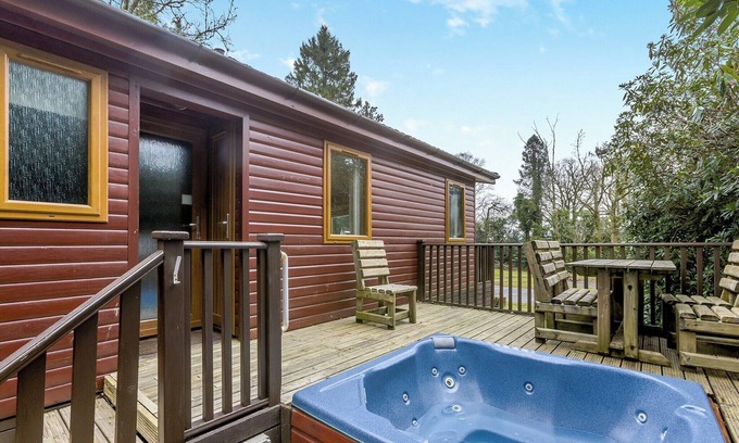 Beaworthy Ski Chalet | Inviting 3 Bedroom Retreat in Halwill, Near Beaworthy