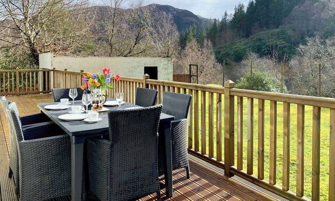 Glenfinnan Cottage | Comfortable 3 Bedroom Stay in Glenfinnan Near Fort William