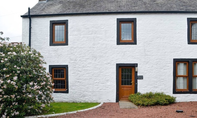 Lockerbie Cottage | 3 bedroom accommodation in Hangingshaw, near Lockerbie