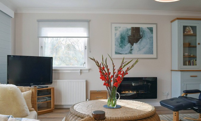 Aberfeldy Cottage | Perfect 3 Bedroom Getaway in Aberfeldy with Lake View