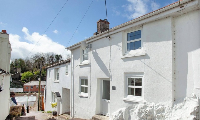 Westleigh Cottage | Cozy 3 Bedroom Getaway with Ocean Views in Bideford