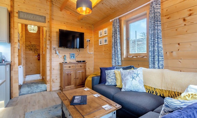 South Erradale Cottage | Seashell Lodge: Oceanfront Retreat in Gairloch