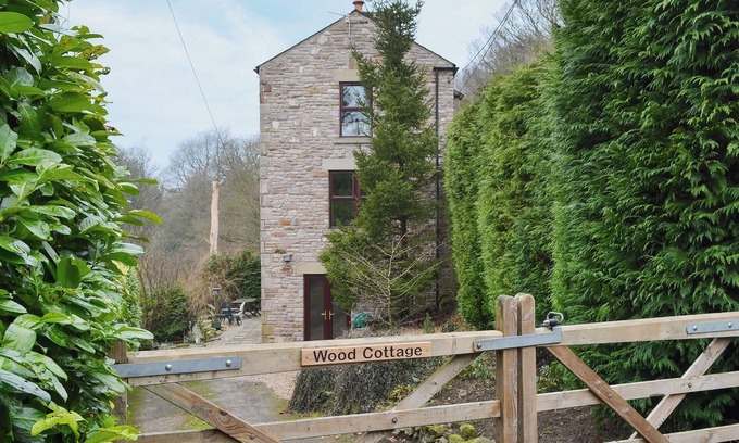 Buxworth Cottage | Stylish Hotel Surrounded by Outdoor Adventures & Pet-Friendly