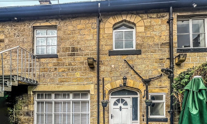 Keighley Cottage | Family-Friendly 3 Bedroom Getaway in Utley, Near Haworth