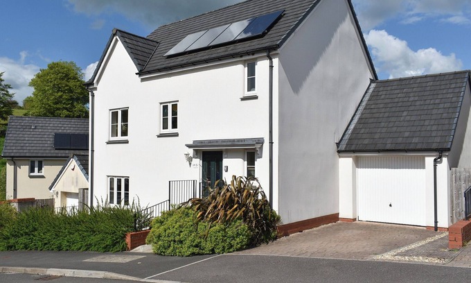 Bampton Cottage | Family-Friendly 3 Bedroom Stay in Bampton Near Tiverton