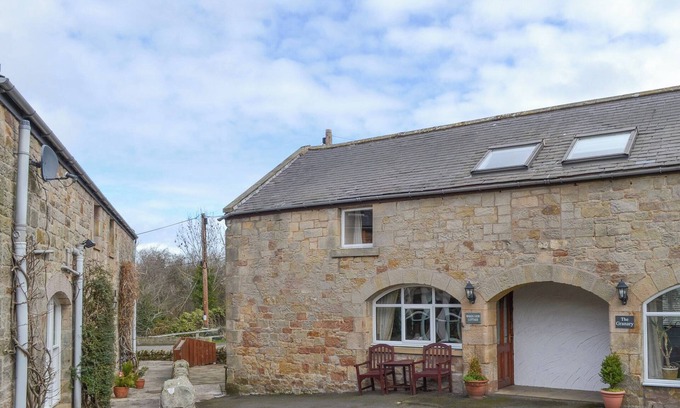 Warenford Cottage | Cozy Cottage Near Bamburgh with Pool and Ocean Views