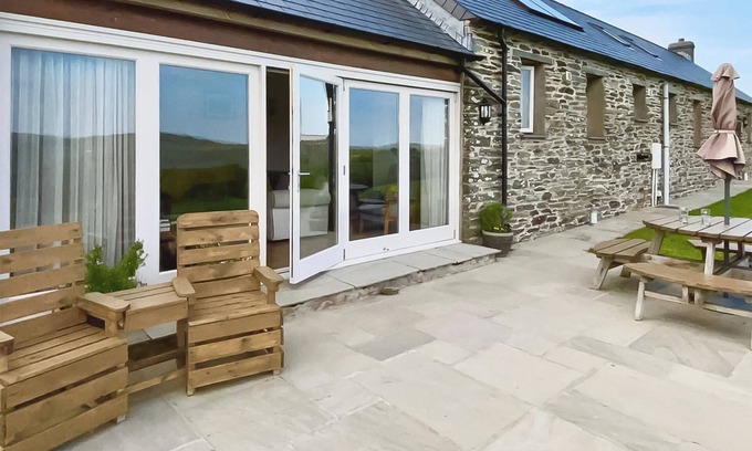 Boncath Cottage | Family-Friendly 3 Bedroom Stay in Abercych, Near Cardigan