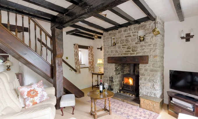 Peak District Cottage | Family-Friendly 3 Bedroom Retreat in Bradwell Awaits You