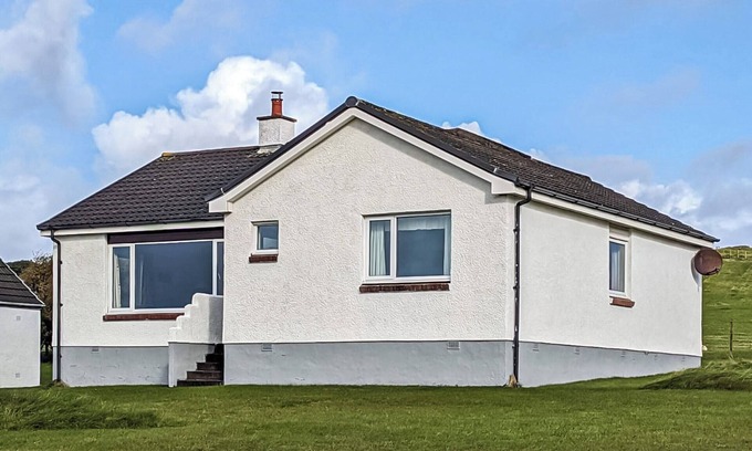 South Erradale Cottage | Beachside Bungalow with Ocean Views and 9.8 Guest Rating