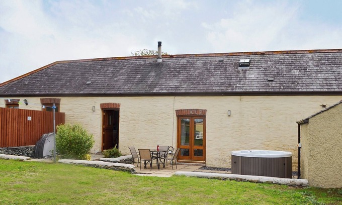 Holyhead Cottage | Exceptional 3-Bedroom Retreat in Llanynghenedl, Near Holyhead