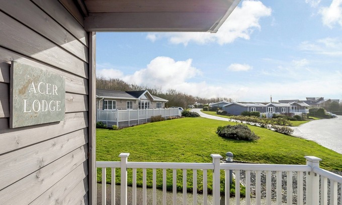 Hundall Cottage | Spacious 3 Bedroom Retreat at Mercia Marina, Willington