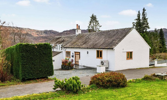 Manesty Cottage | Comfortable 3 Bedroom Stay in Keswick with Great Amenities