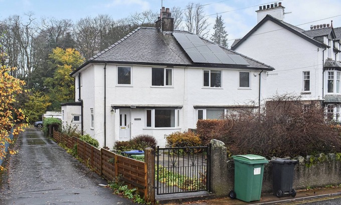 Keswick Cottage | Cozy 3 Bedroom Retreat in Keswick with Lake Views
