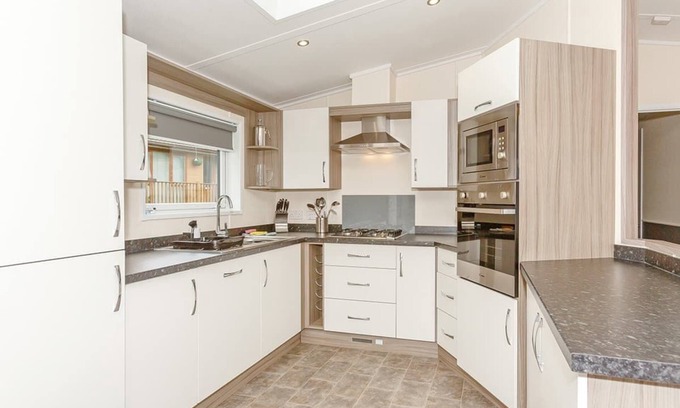 Aysgarth Ski Chalet | Comfortable 3-Bedroom Stay with Spa and Hot Tub in Aysgarth
