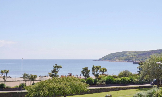 Chysauster Cottage | Ideal 3-Bedroom Stay with Ocean View in Penzance