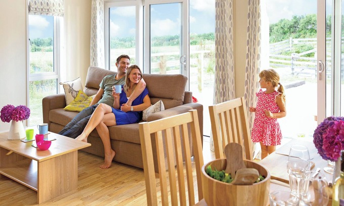 Carnmenellis Ski Chalet | Spacious 3-Bedroom Retreat in Carnmenellis near Falmouth