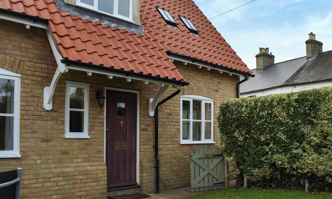 Sawston Cottage | Charming Cottage Retreat in Tranquil Sawston Neighborhood