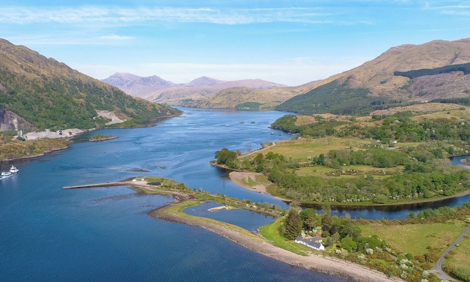 Taynuilt Cottage | Experience Lake and Ocean Views in Taynuilt's 3-Bedroom Retreat