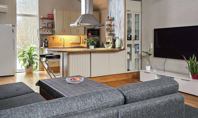Tofta House | Relaxing 3-Bedroom Retreat with Ocean Views in Rockneby
