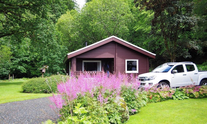 Benmore Cottage | Cozy 3 Bedroom Family Retreat in Dunoon with Ocean Views