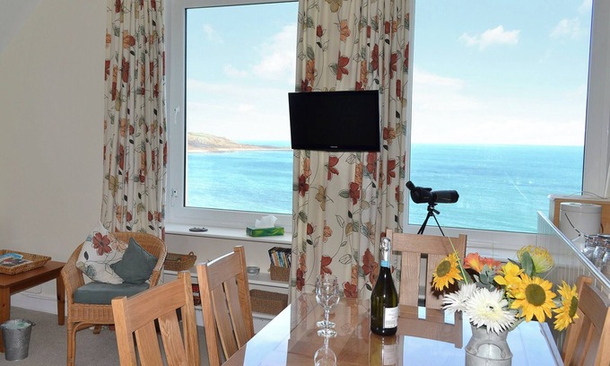 Coverack Cottage | Oceanview 3-Bedroom Retreat in Coverack near Helston