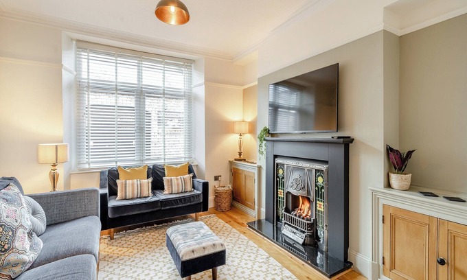 Kendal Cottage | Historic Lakeland Stone House with Lake Views & Breakfast