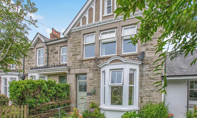 Lanner Cottage | 3 bedroom accommodation in Lanner