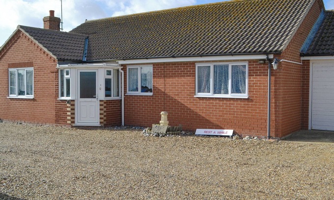 Walcott Cottage | Inviting 3 Bedroom Oceanfront Retreat in Walcott