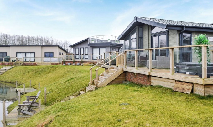Arnold Cottage | Spacious 3-Bedroom Retreat with Oceanfront Views in Routh
