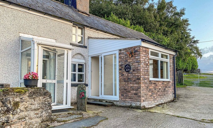 Corwen Cottage | Spacious 3 Bedroom Retreat in Bala with Family-Friendly Amenities