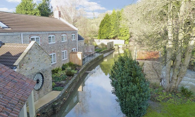 Frome Cottage | Guest Rated 10/10: 3 Bedroom Retreat in Spring Gardens