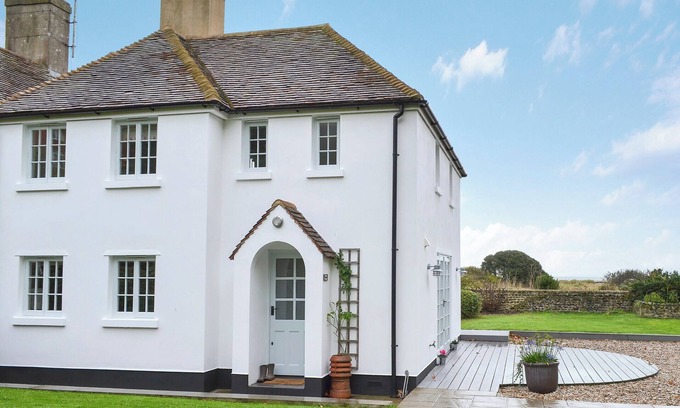 Deal Cottage | Pet-Friendly 3 Bedroom Stay in Kingsdown, Oceanfront View