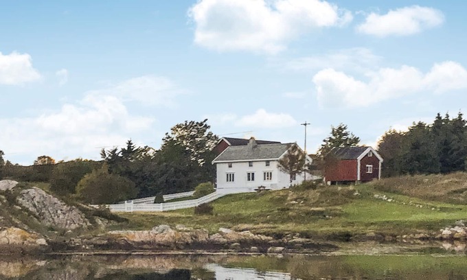 Dyrvik Apartment | 3 bedroom accommodation in Dyrvik