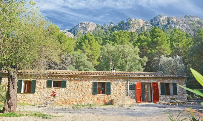 Estellencs House | Relax in Nature with Spa, Hot Tub & Family-Friendly Amenities