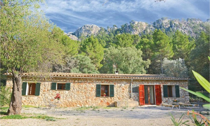 Estellencs House | Relaxing Home in Estellencs with Hot Tub & Great Reviews