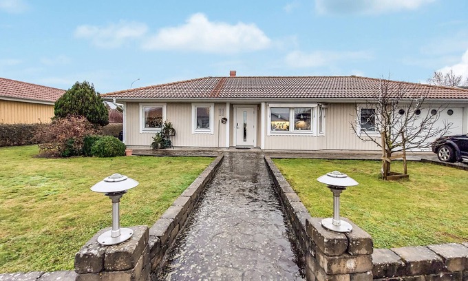 Halmstad House | Modern Oceanfront Retreat with Pet-Friendly Amenities