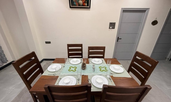 Hyderabad Apartment | 3-bedroom apartment in welcoming Hyderabad with AC, WiFi. Enjoy your stay