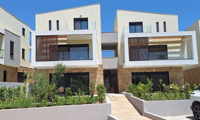 Nikita Apartment | 3-bedroom apartment in charming Nikiti just few steps from the sea