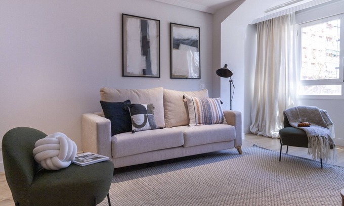 Nueva Espana Apartment | Family-Friendly 3-Bedroom Apartment in La Castellana
