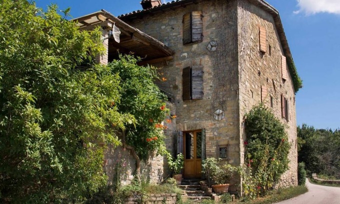 Montelovesco Apartment | Pet-Friendly Vrbo Property with Spa and Breakfast Options