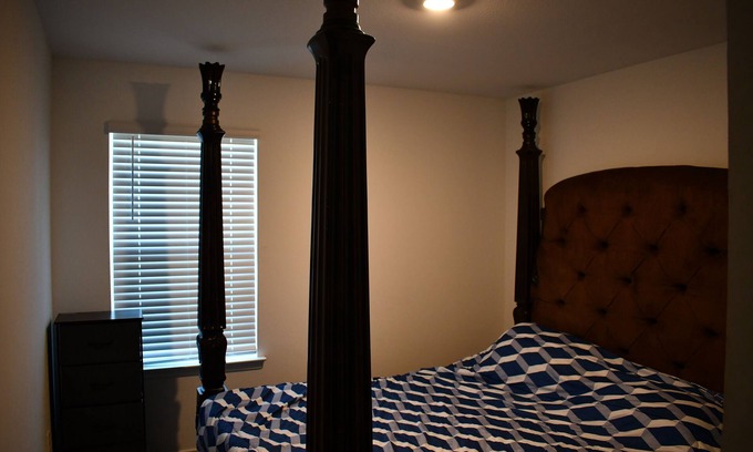 Spring Apartment | 3-bedroom apartment with swimming pool in Spring Texas, 15 mins to the airport!