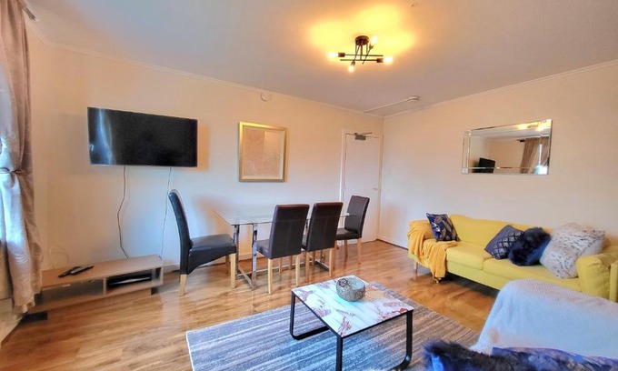 Central Aberdeen Apartment | Inviting 3 Bedroom Apartment at Sensational Stay Aberdeen