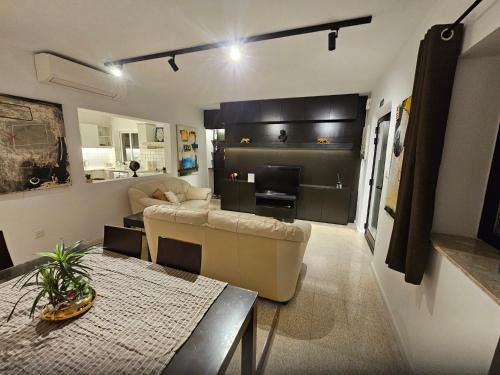 Swieqi Apartment | 3 bedroom apt in prime location 5m away from beach