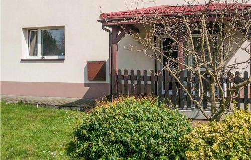 gmina Klucze Apartment | Dog-Friendly Apartment in Klucze with Complimentary Wifi