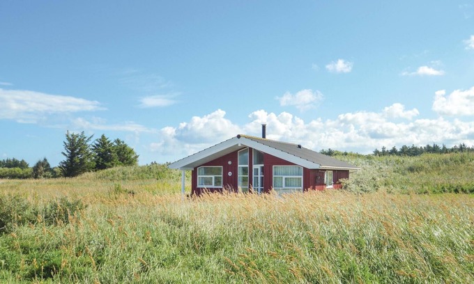 Hirtshals House | Family-Friendly 3 Bedroom Retreat with Oceanfront Views