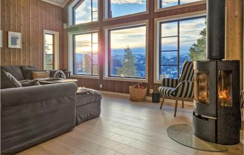 Hjartdal House | Scenic Home in Tuddal with Breathtaking Mountain Views